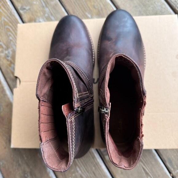 NIB Clarks Aspra Side Zip Buckle Boot in British Tan Leather - Women's 11 - Picture 11 of 14